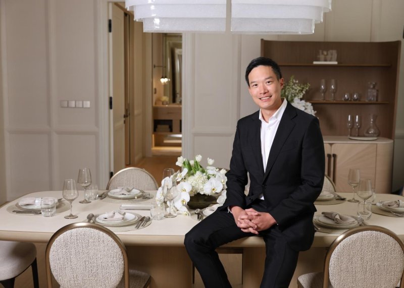 Mr Phoom presents the dining area of a show unit of InterContinental Residences Bangkok Asoke.